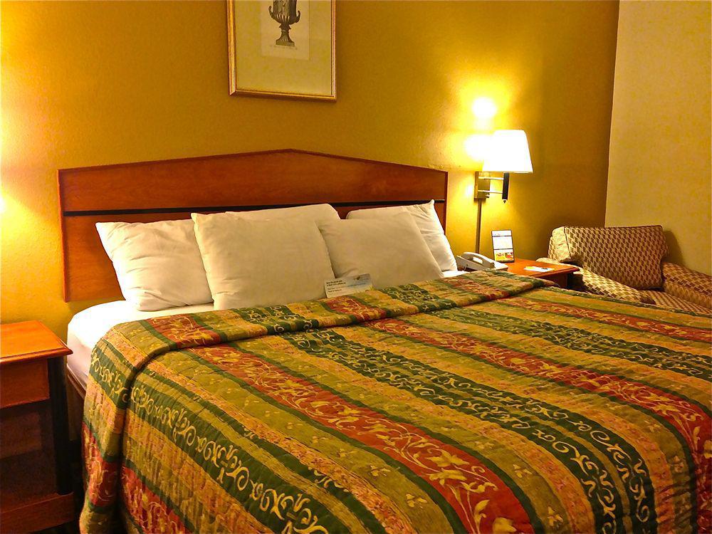 Days Inn By Wyndham Florence Cincinnati Area Bagian luar foto