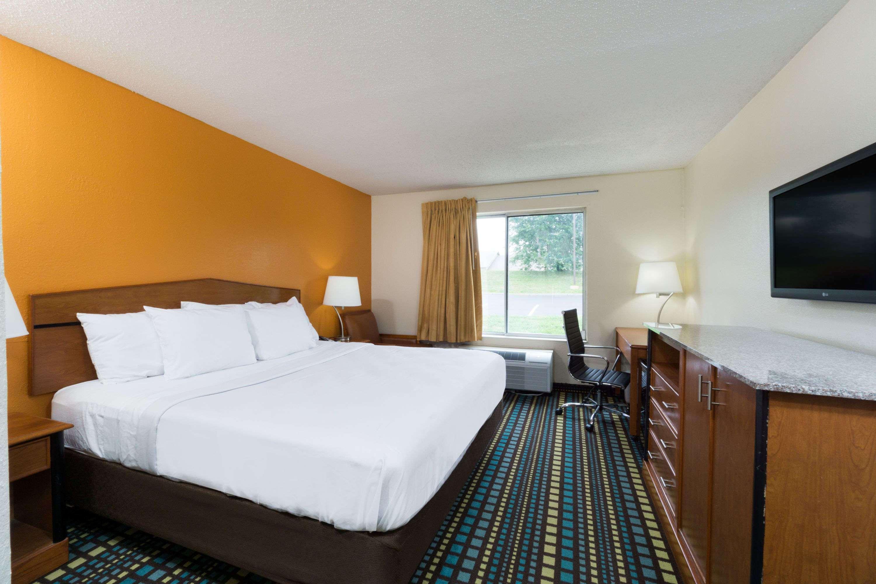 Days Inn By Wyndham Florence Cincinnati Area Bagian luar foto