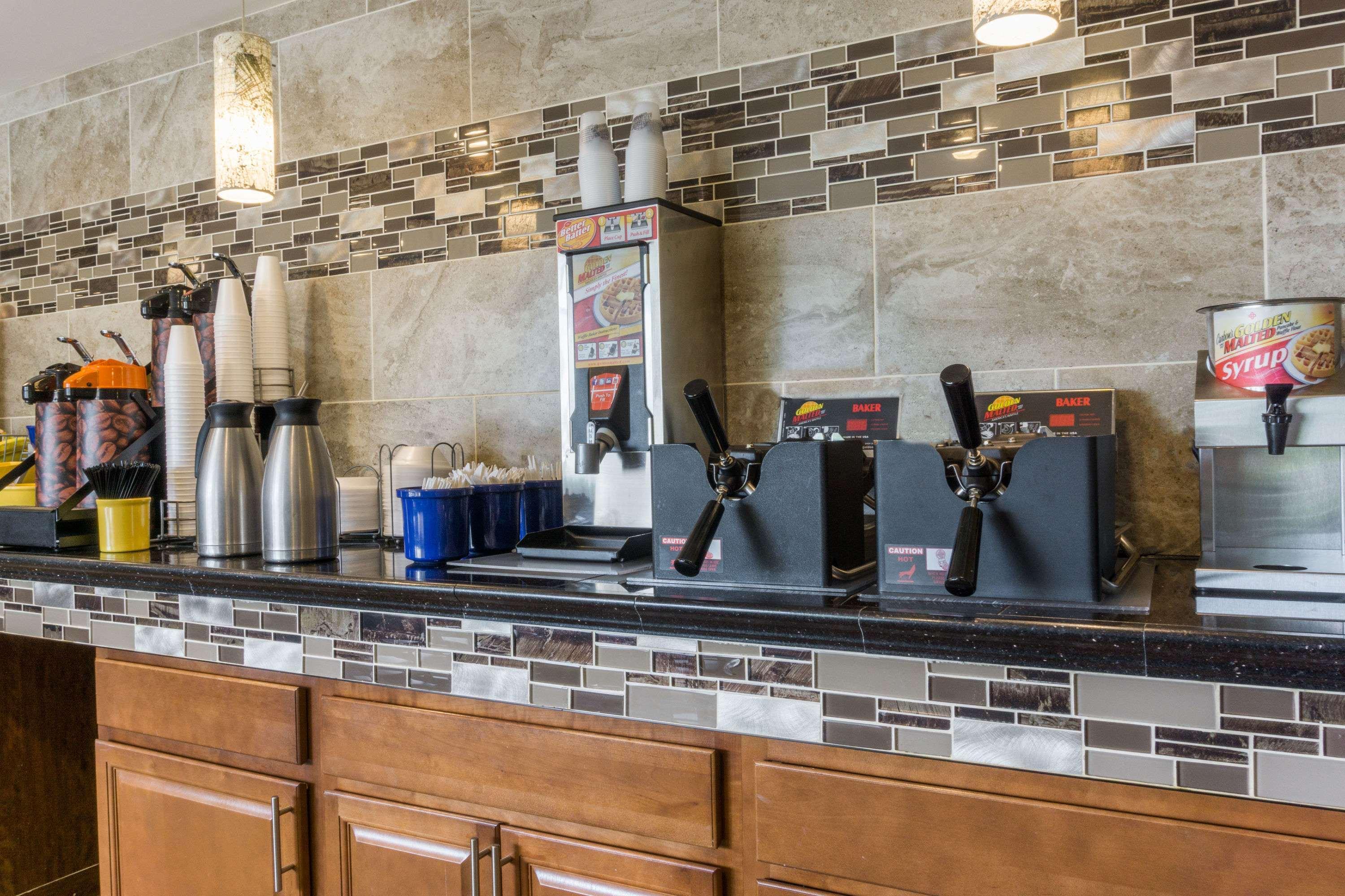 Days Inn By Wyndham Florence Cincinnati Area Bagian luar foto