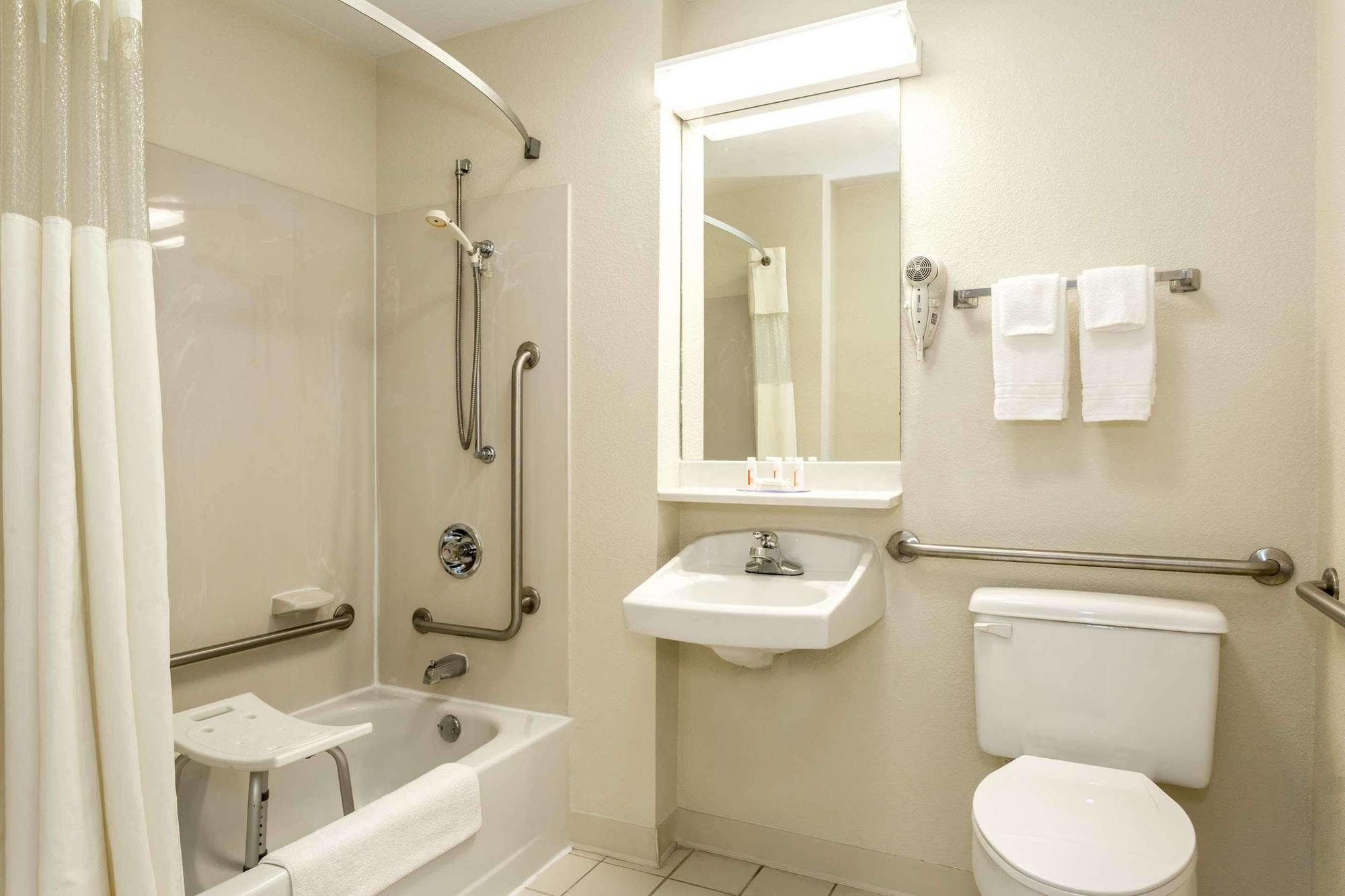 Days Inn By Wyndham Florence Cincinnati Area Bagian luar foto
