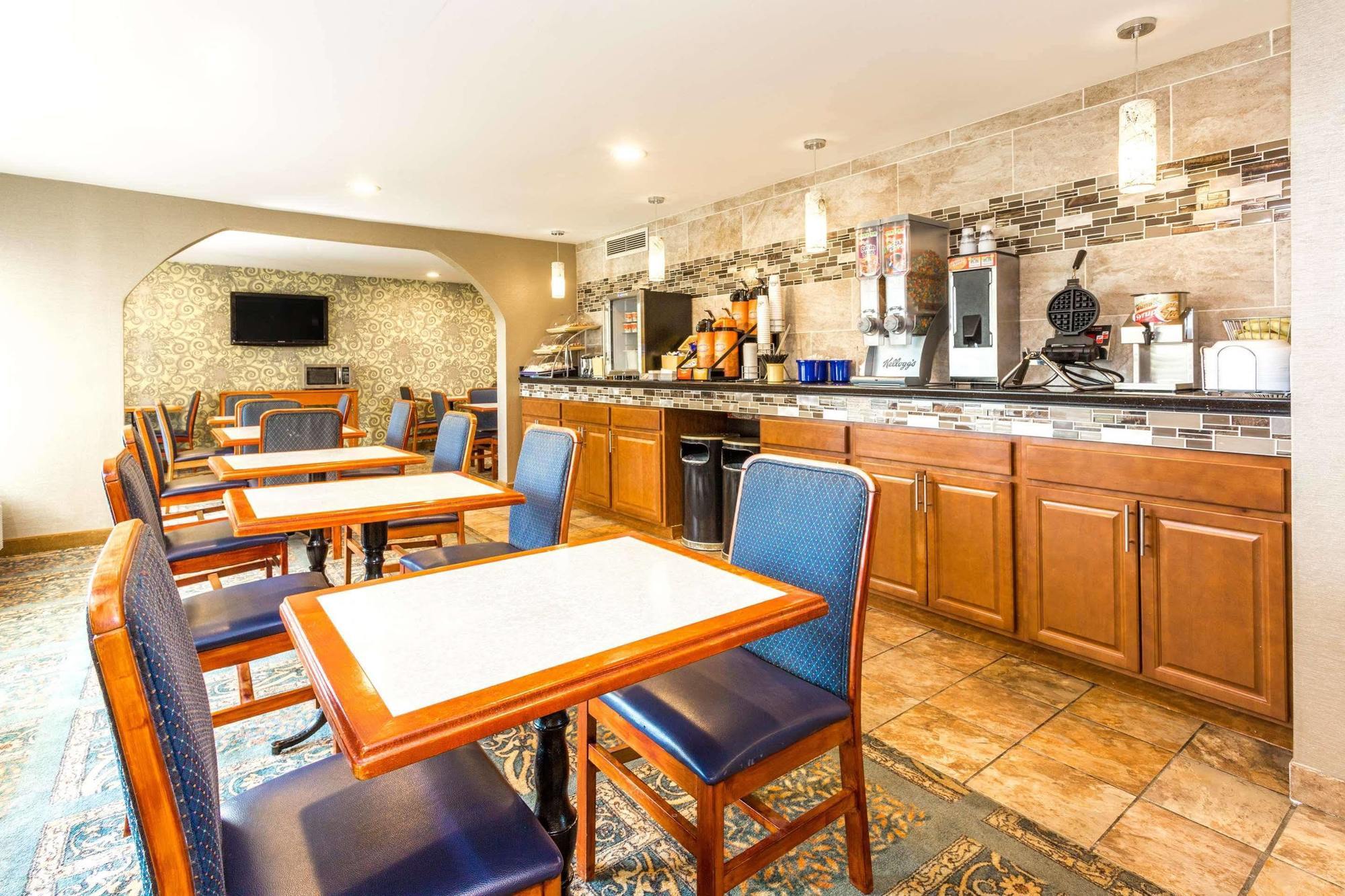 Days Inn By Wyndham Florence Cincinnati Area Bagian luar foto